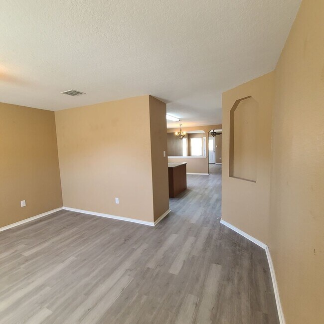 Foto del edificio - 3/2/2/ single story home near UTSA, La Cantera, & The Rim!