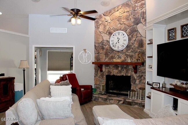 Building Photo - 737 Dulce Tierra Dr