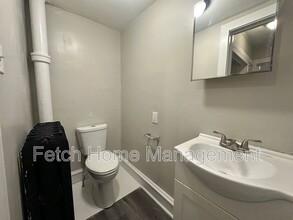 Building Photo - 832 N 5th St