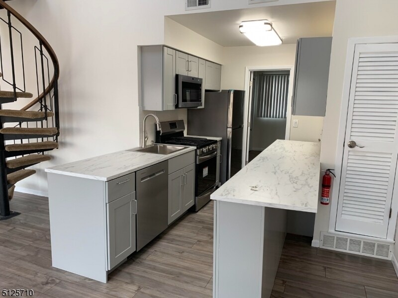 Foto principal - 1 Telluride Ct