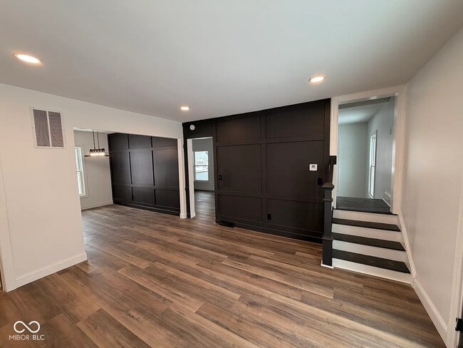 Building Photo - 4210 S Post Rd