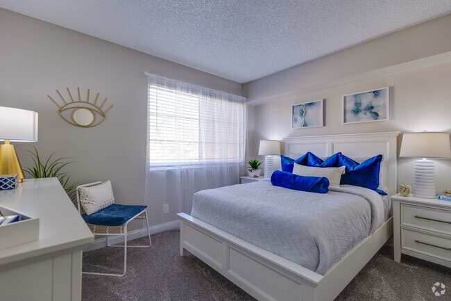 2 BR, 2 BA - 1,040 SF - Royal Palms