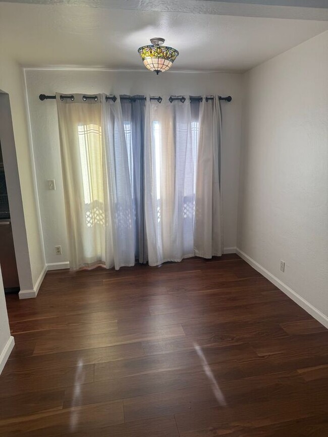 Foto del edificio - Great 2 Bedroom 1 Bath Townhome