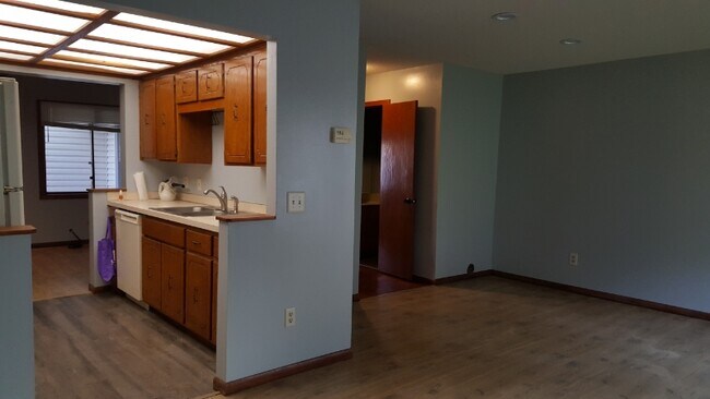 Foto del edificio - 1340 68th Ln N