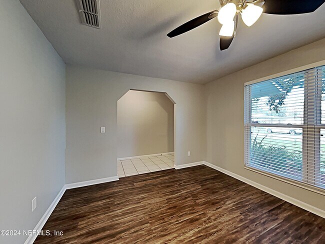 Building Photo - 1737 Gumtree Dr