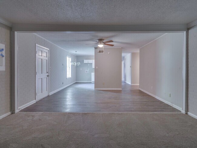 Photo - Large 4 Bedroom Renovated Home!