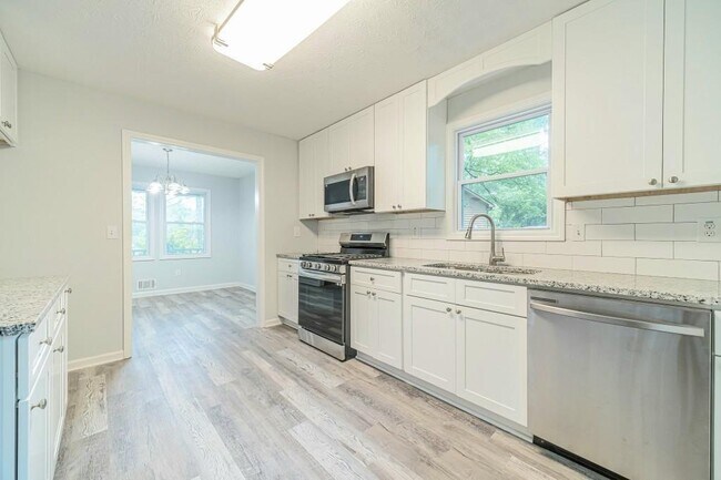 Building Photo - 325 Little Rock Ct