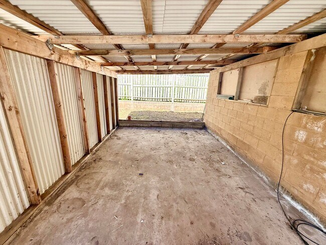 Foto del edificio - 4 Bedroom / 1 Bath House for Rent in Wailuku!