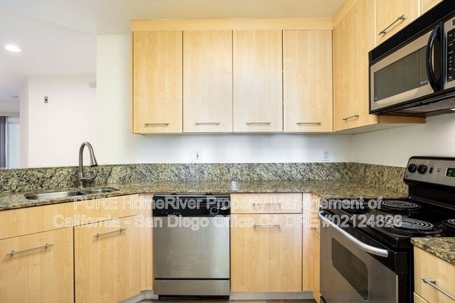 Building Photo - 7415 Charmant Dr
