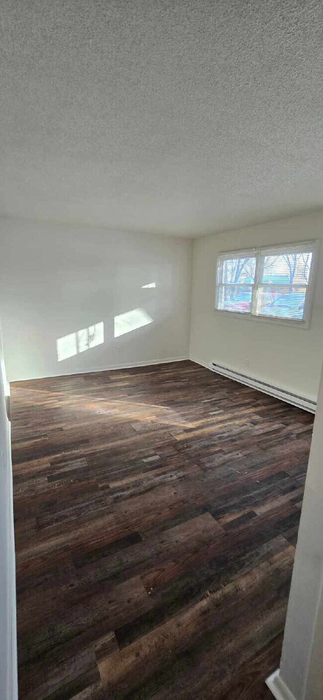 Foto del edificio - 570 US-52