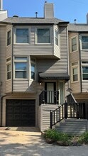 Building Photo - 1219 S Lawton Ave