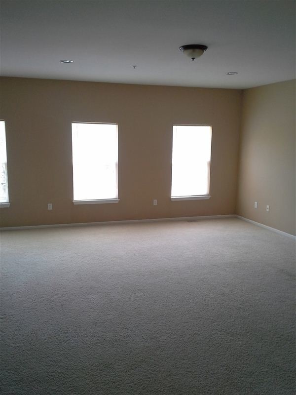 Building Photo - 2 br, 2.5 bath Condo - 22710 Goddard Rd 22...