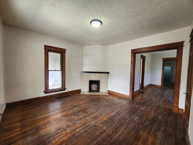 Foto del edificio - Spacious 2 Bedroom 1 Bath