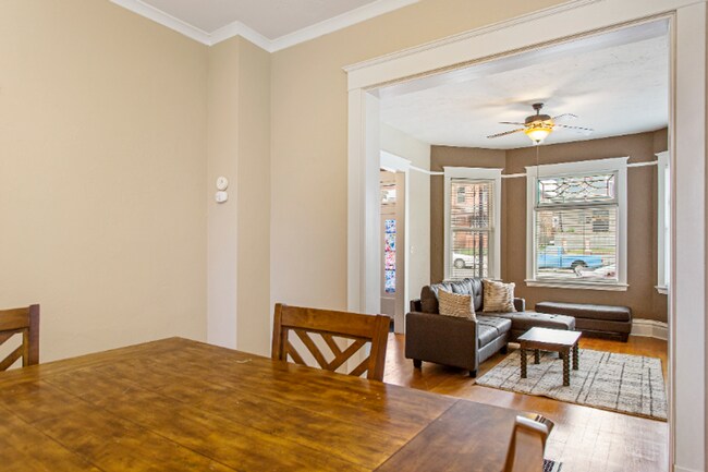 Foto del edificio - West Silver Street Bottom Apartment