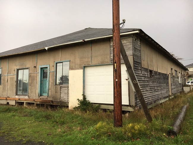 Foto del edificio - Waldport NW COmmercal Multi Family