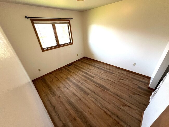 Building Photo - 2 Bed 1 Bath Single Family Home Located in...