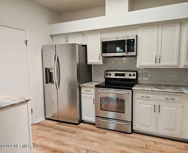 Building Photo - 2106 Winterbourne W