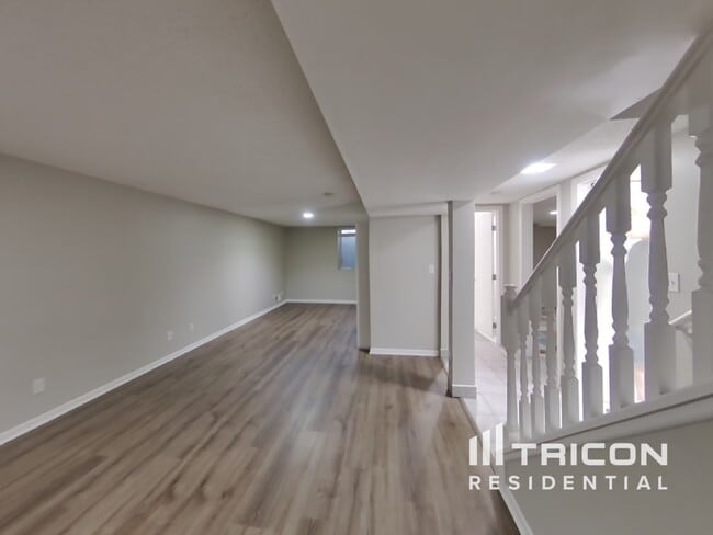 Foto del edificio - 220 W 102nd St