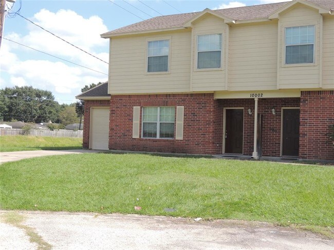 Building Photo - 10002 Spring Pl Dr
