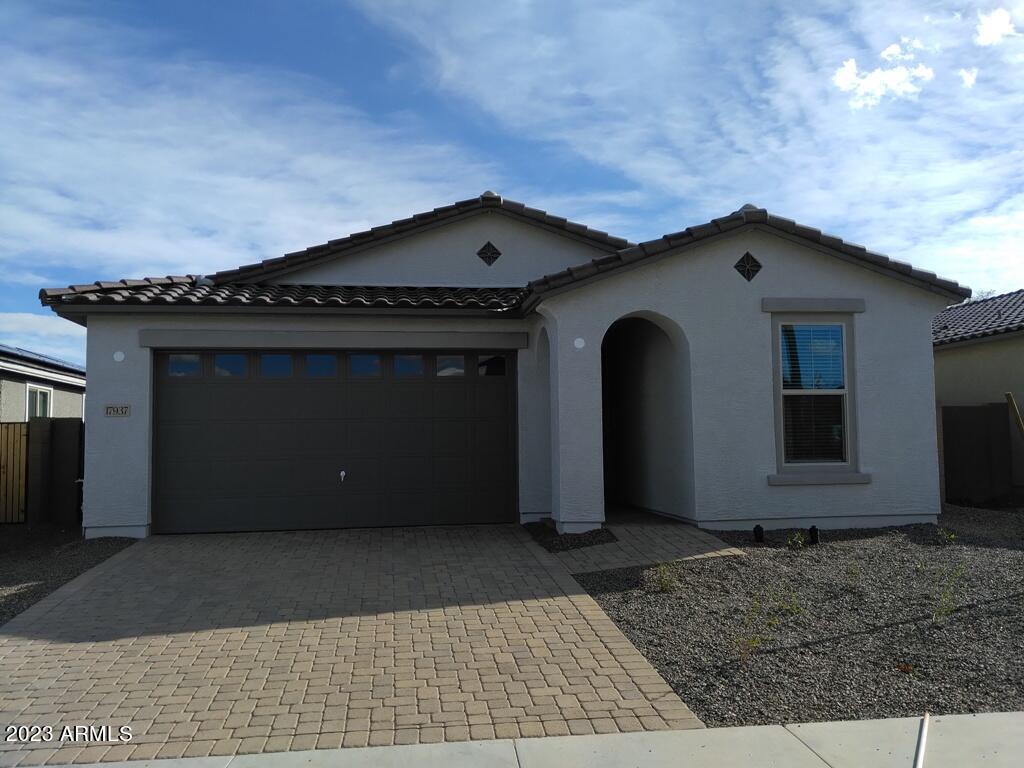 Foto principal - 17937 W Golden Ln