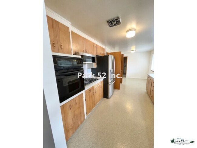 Building Photo - 1220 S Woodlawn St