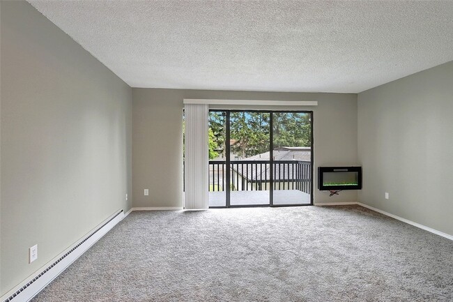 Building Photo - Updated Lynnwood 1 BD 1BA