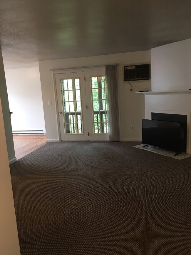 7 Taft Pt Unit 55, Waterbury, CT 06708 Condo for Rent in Waterbury