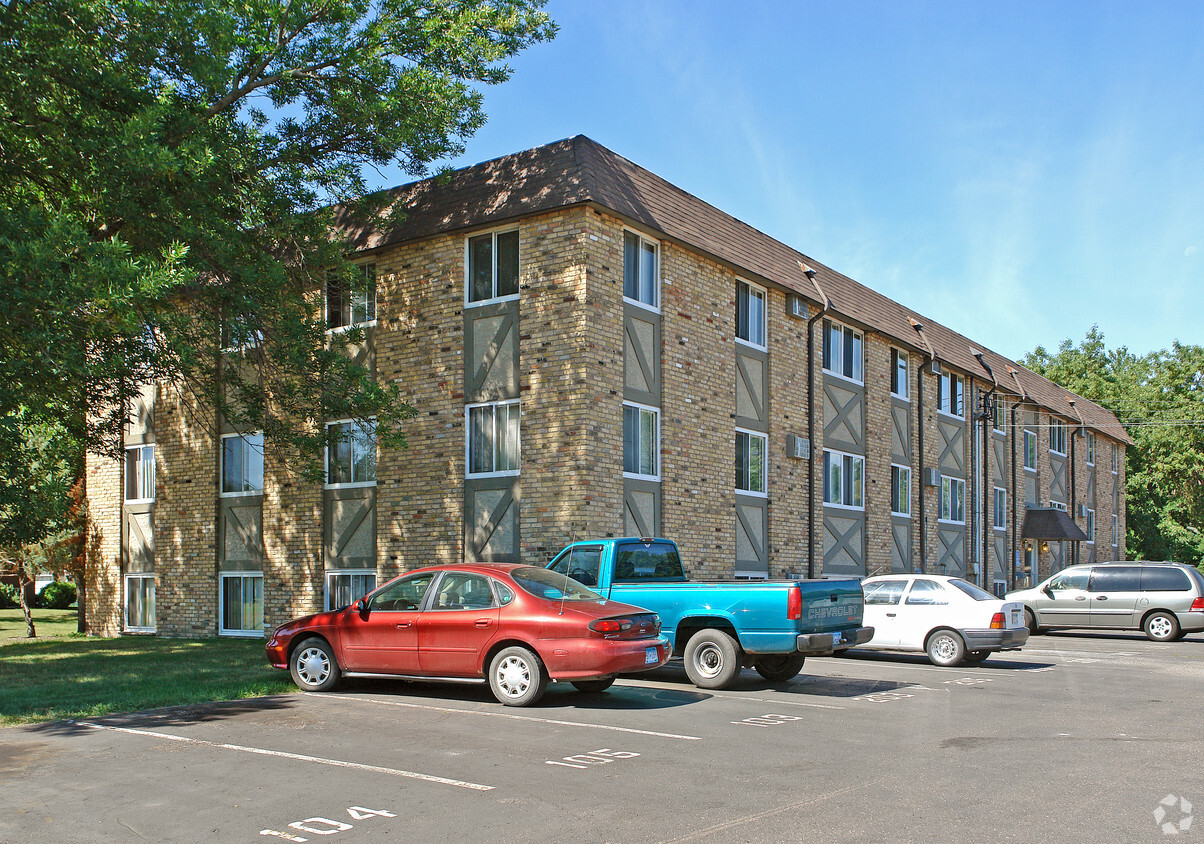 Primary Photo - Alpine South Apartments