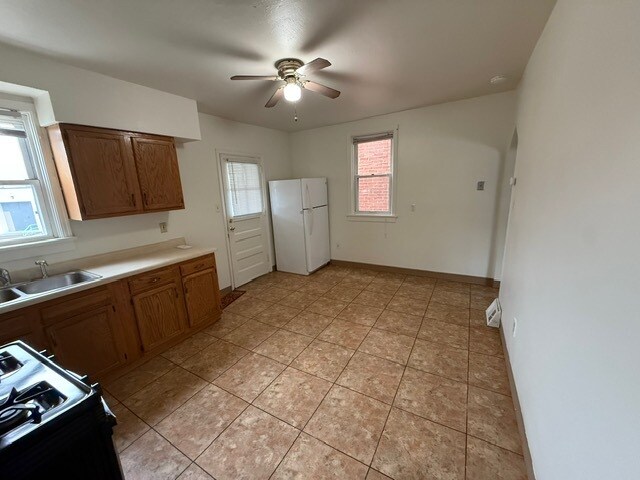 Foto del edificio - 230 Boden Ave