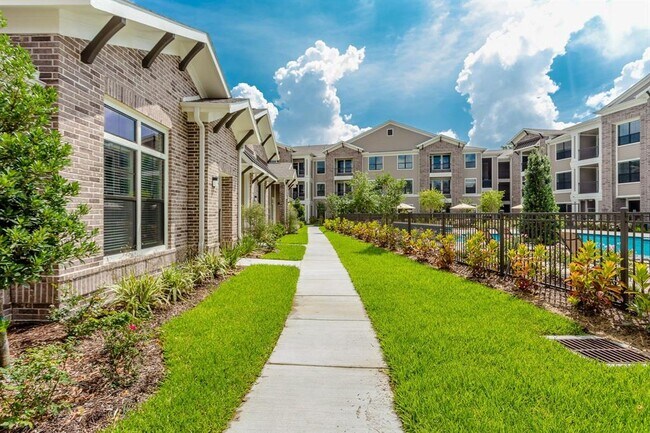 Building Photo - 18021 Eagle Springs Pkwy