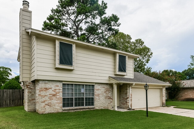 Building Photo - 19811 Burle Oak Dr