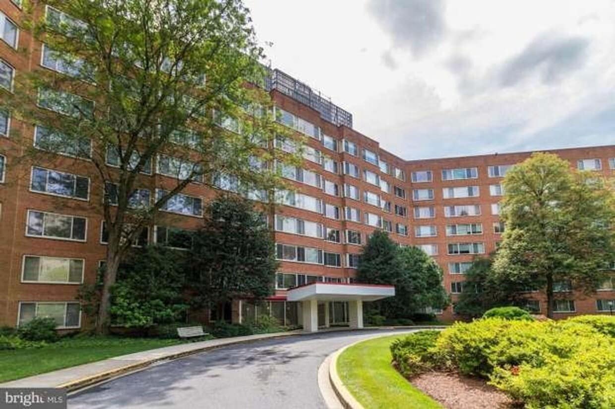 Charming and Sunlit 1 BD, 1 BA with Main Level Walk-in in Glover Park, NW DC!! Utilities Included - Charming and Sunlit 1 BD, 1 BA with Main Level Walk-in in Glover Park, NW DC!! Utilities Included