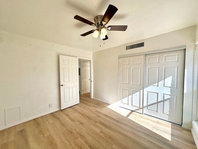 Building Photo - Modern Style Renovated 2 Bedroom with Wash...