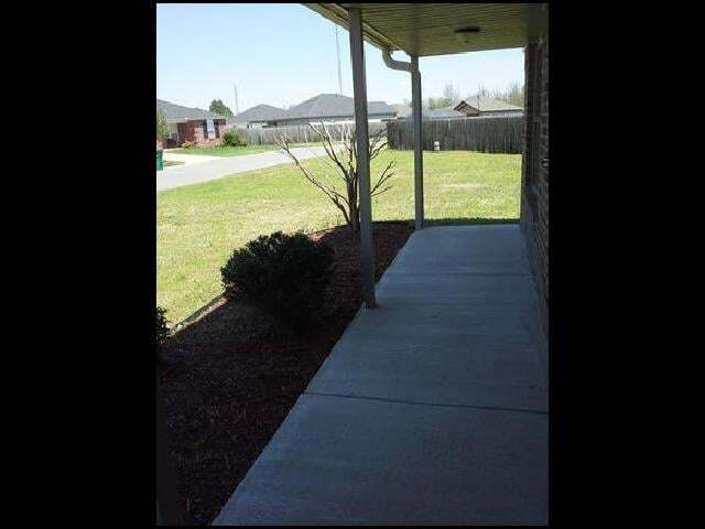 Foto del edificio - 14505 Parkway Cir