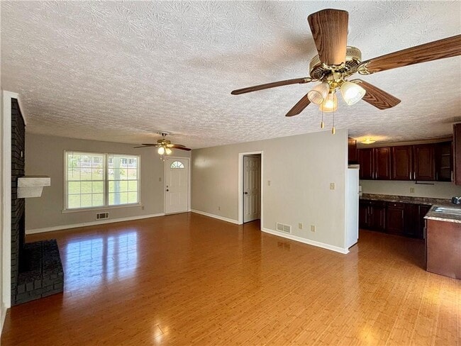Building Photo - 2050 Abington Ln