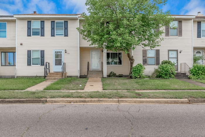 Photo - WELCOME TO 253 GREENBRIER DR — YOUR NEXT HOME IN GLENWOOD PARK!