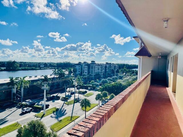 Photo - 1101 Crystal Lake Dr Apartment