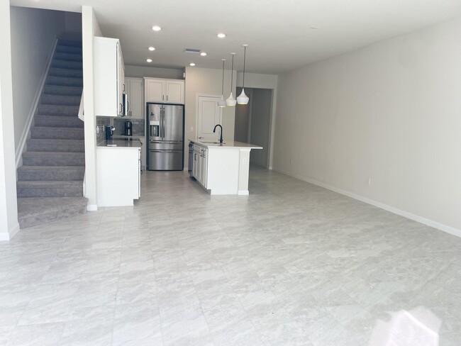 Building Photo - 1818 SE Ocean Cove Way
