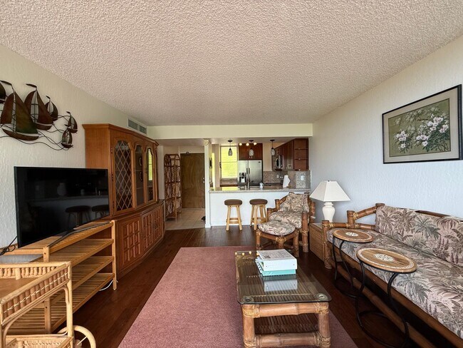 Foto del edificio - Makaha Valley Towers Fully Furnished. 1 Bedroom/1 Bath