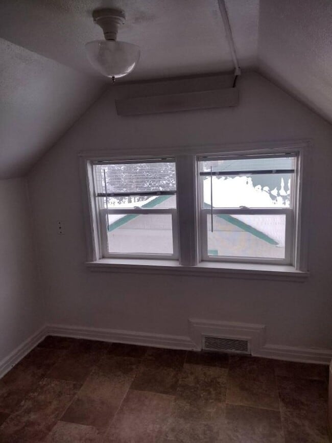 Building Photo - 5 E Kansas City St