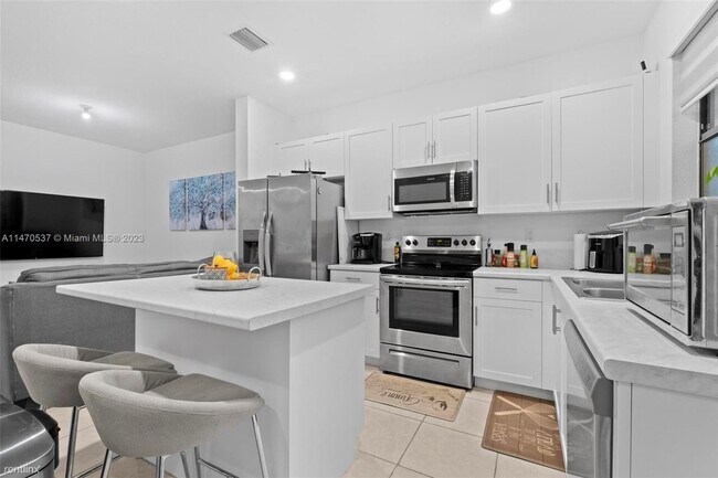 Foto del edificio - 3 br, 3 bath House - 14807 SW 183rd Ter