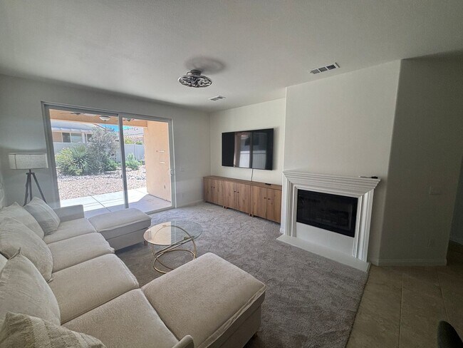 Foto del edificio - 2 BEDROOM, 2 BATHROOM IN 55+ COMMUNITY OF JESS RANCH