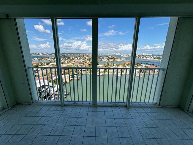 Foto del edificio - 420 64th Ave