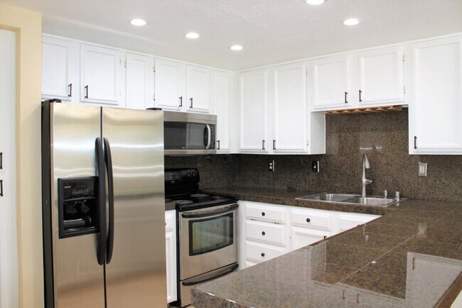 Building Photo - 2527 Alveswood Cir