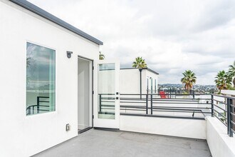 Building Photo - 525 Normandie Ave