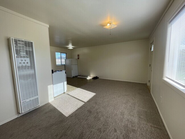 Foto del edificio - Charming 2-Bedroom Apartment Near the Hammond Trail – McKinleyville, CA