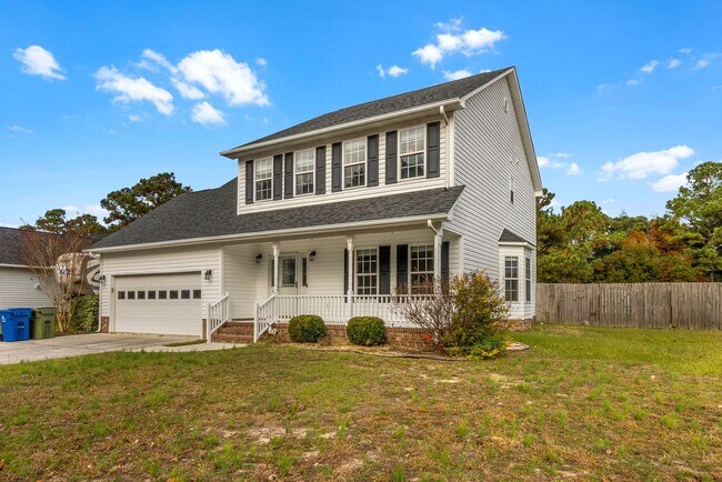 Foto del edificio - Farmhouse-Style Home Minutes from the Water | No HOA