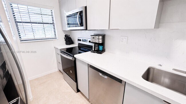 Foto del edificio - 5339 Treetops Dr
