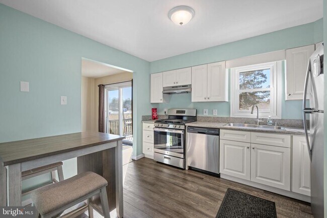 Foto del edificio - 143 Curtis Ave