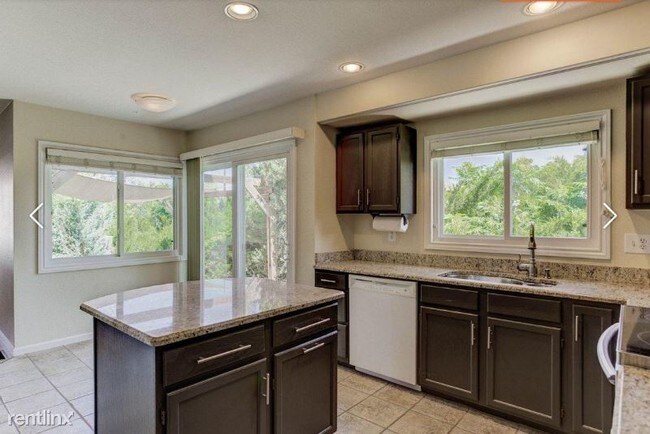 Building Photo - 3 br, 2.5 bath House - 715 Wildrose Way